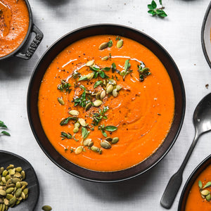 Paprika-wortel soep met rode curry